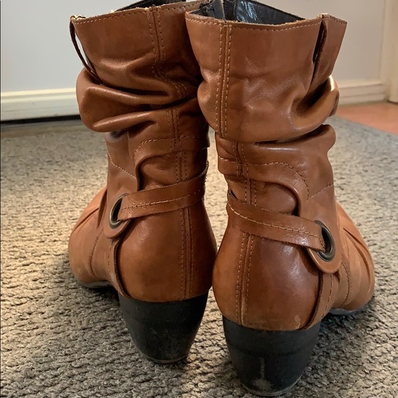 Beautiful Brown Boots - Picture 3 of 4